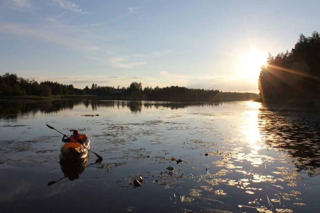 Lake Houhajärvi is a long and narrow lake. Canoeing in Vesaranta, the south end of the lake.